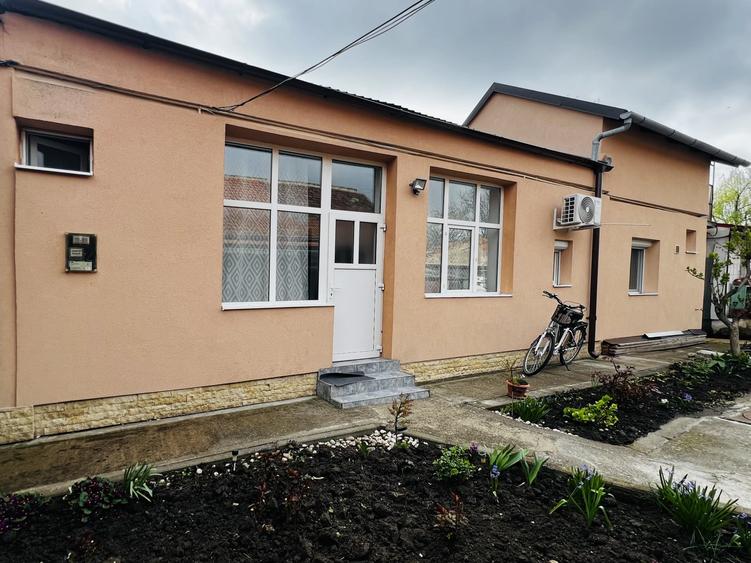 Casă cu 4 camere cu Canalizare în Lunei