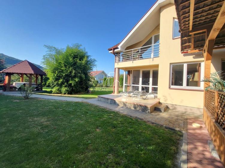 Casă individuală cu 4 camere cu Canalizare în Exterior Nord