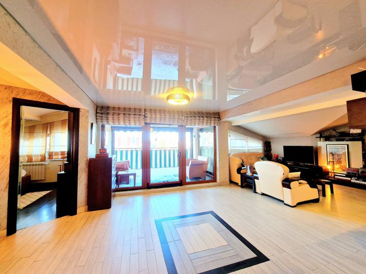 Penthouse cu 4 camere decomandat, mobilat în Inel II