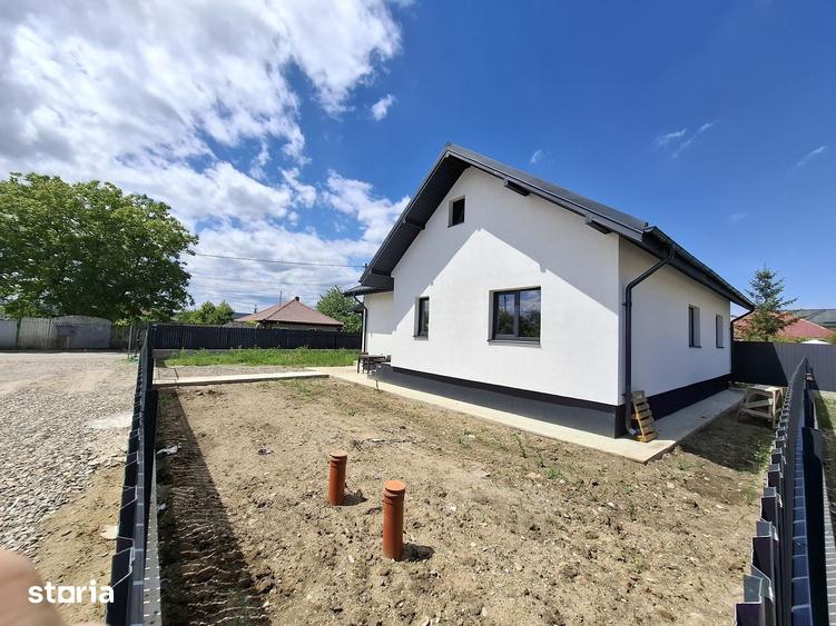 Casă cu 5 camere cu Teren 390 Mp în Hemeiuș