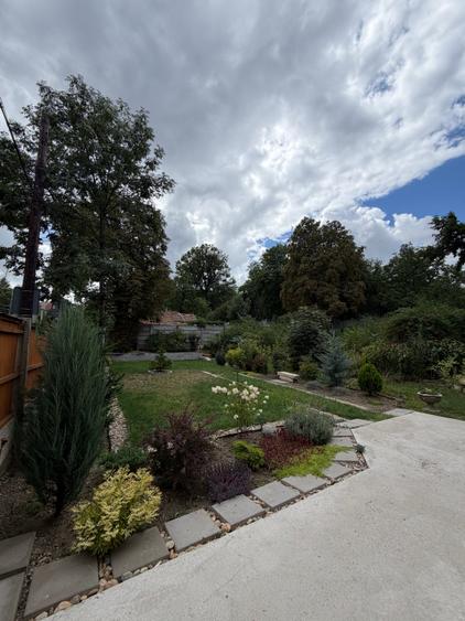 Apartament in vila, curte individuala, parcare auto, strada Avram Iancu - 17