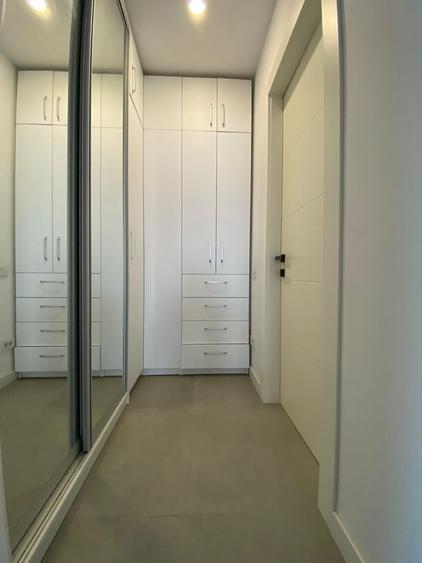 Apartament cu 3 camere decomandat, mobilat în Victoriei