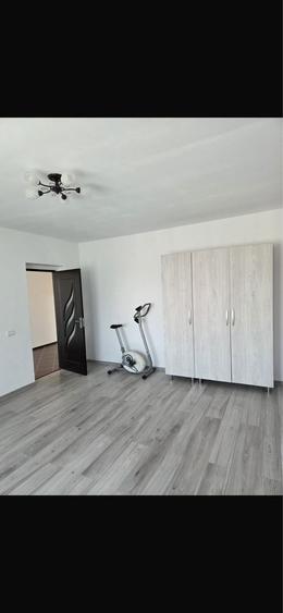 Casă cu 4 camere cu Teren 500 Mp în Costi