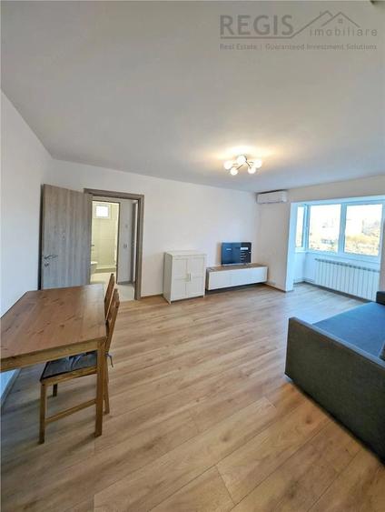 Apartament cu 2 camere semidecomandat în Centrul Civic