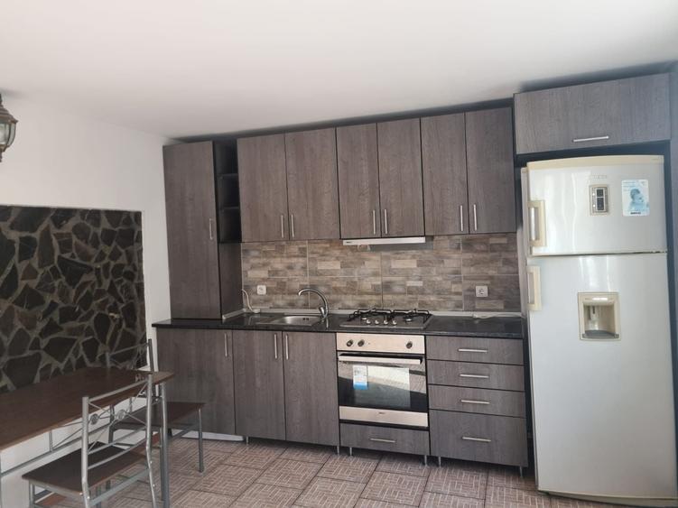 Casă cu 3 camere cu Teren 40 Mp în Crângași