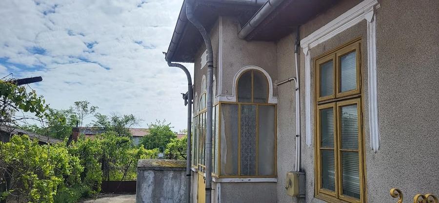 Casă cu Teren 1000 Mp în Maglavit