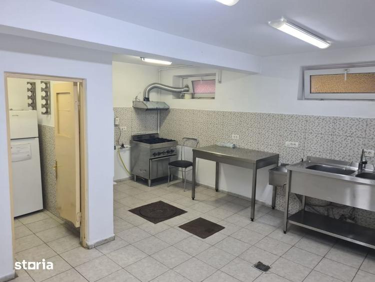 Casă cu 7 camere cu Teren 380 Mp în Pantelimon