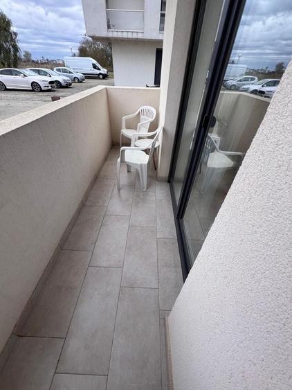 Apartament cu 2 camere decomandat în Giroc