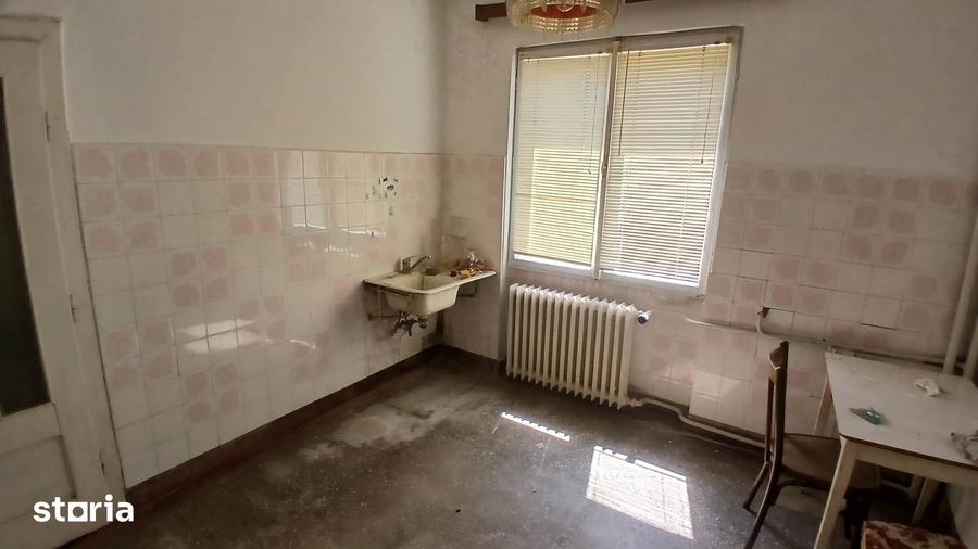 Casă cu 5 camere cu Teren 360 Mp în Caransebeș