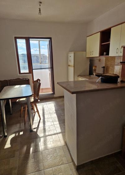 Apartament cu 3 camere decomandat în Micro 12