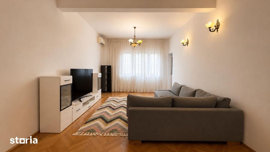 Apartament cu 3 camere semidecomandat, mobilat în Eminescu