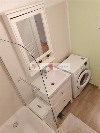 Apartament cu 2 camere semidecomandat, mobilat în Băneasa