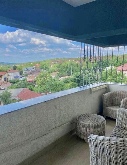 Apartament cu 3 camere decomandat în Tătărași