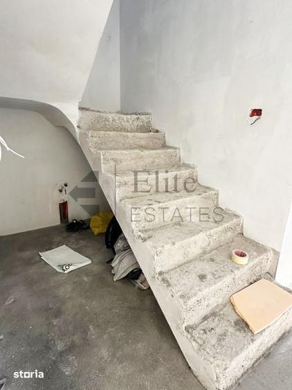 Casă cu 5 camere cu Teren 400 Mp în Iorga