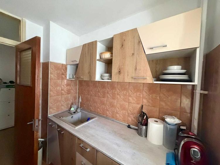 Apartament cu 2 camere decomandat în Giulești