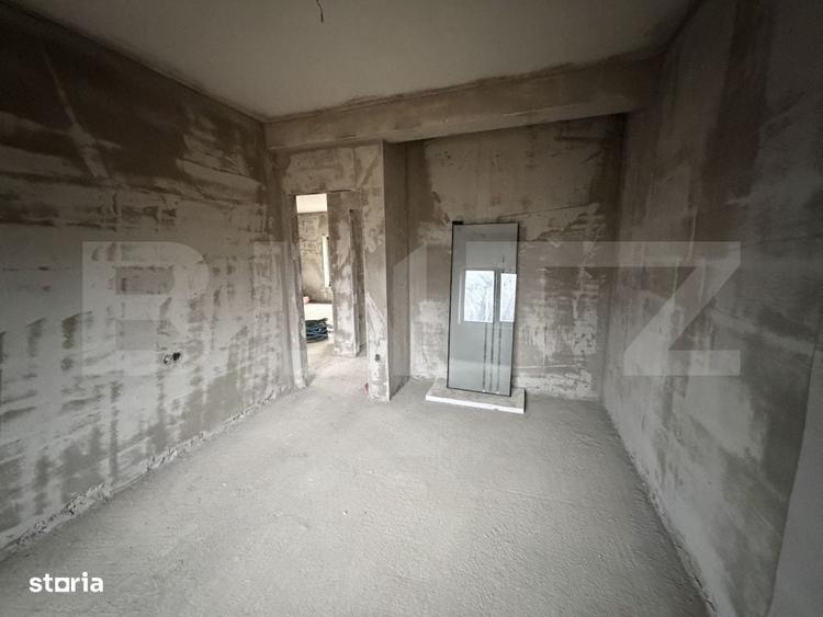 Apartament cu 4 camere decomandat în Stana