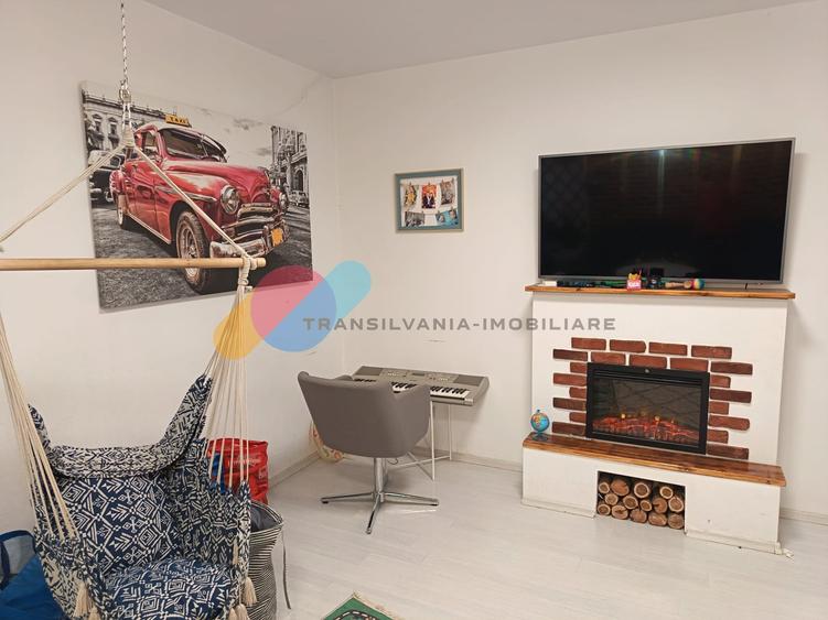Apartament cu 3 camere decomandat, mobilat în Sopor