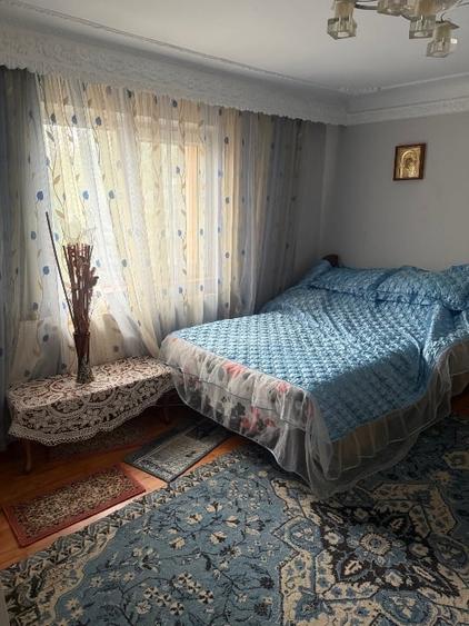 Casă individuală cu 4 camere cu Garaj în Central