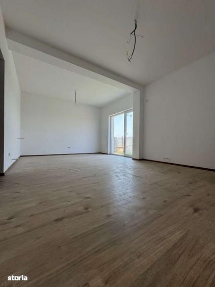 Casă cu 4 camere cu Teren 200 Mp în Central