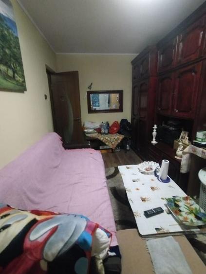 Apartament cu 3 camere semidecomandat în Tomis Nord