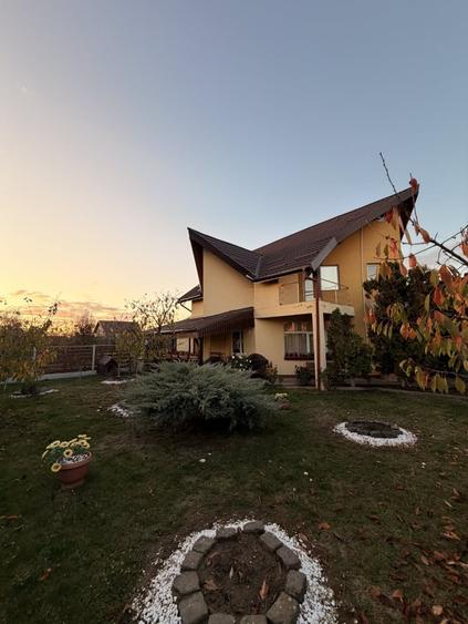 Casă individuală cu 5 camere cu Garaj în Mocira