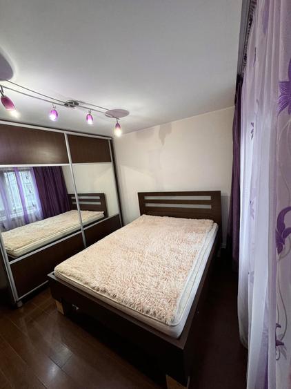 Apartament cu 2 camere decomandat în Micro 21