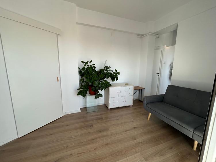 Apartament cu 2 camere decomandat în Romană