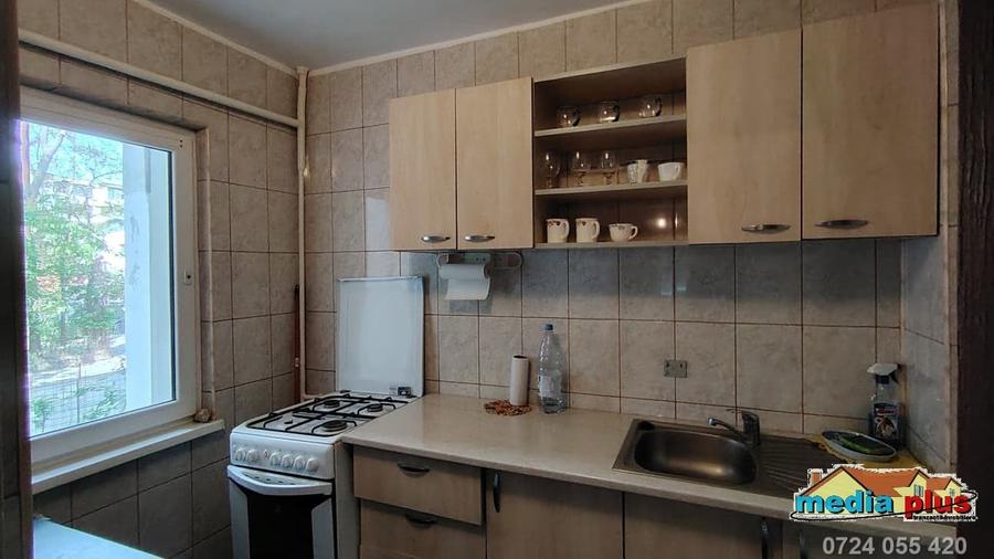 Apartament cu 2 camere decomandat în Micro 13 — fotografia 1