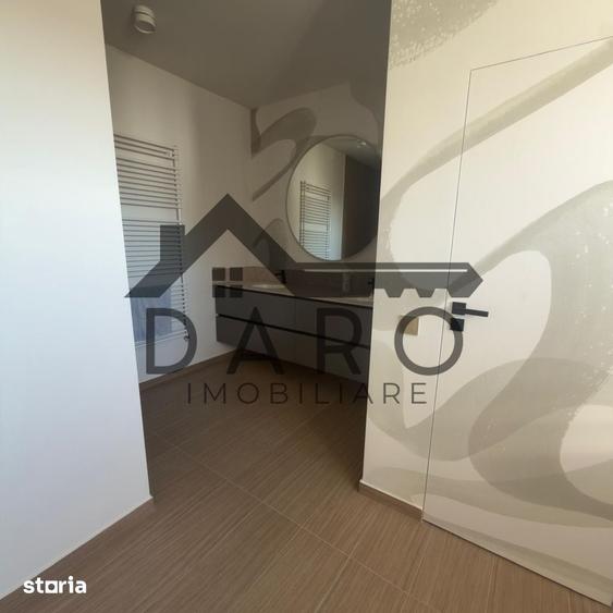 Casă cu 7 camere cu Teren 520 Mp în Platou