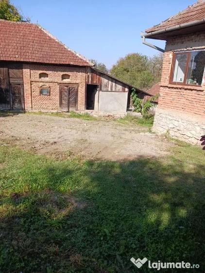 Casă cu 4 camere cu Teren 12000 Mp în Chelința