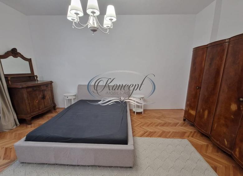 Apartament cu 3 camere semidecomandat, mobilat în Central