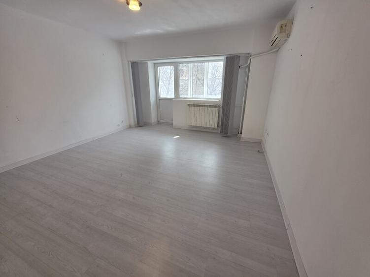 Apartament cu 2 camere decomandat în P-ța Muncii