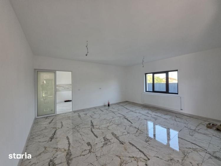 Oportunitate! Casa la sol, 3 camere, teren 420 mp, Valu lui Traian! - 3
