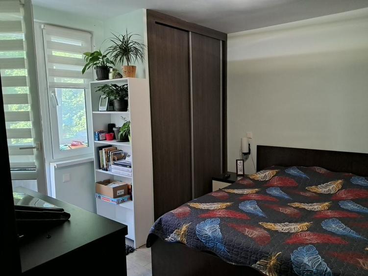 Apartament cu 2 camere decomandat în Precista