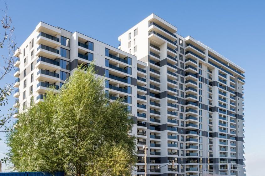 Apartament cu 3 camere semidecomandat în Aviației