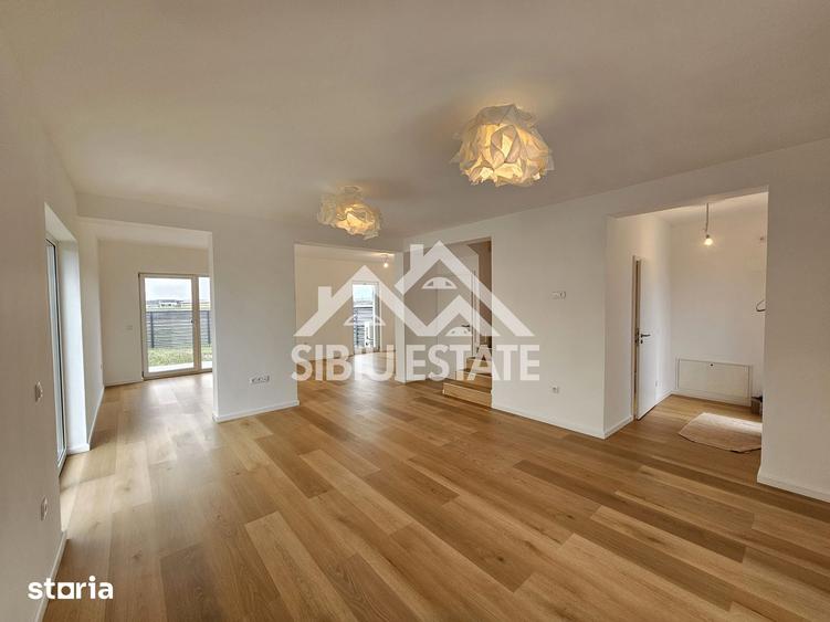 Casă cu 4 camere cu Teren 380 Mp în Șura Mică