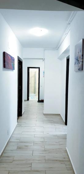 Apartament cu 3 camere decomandat în Berceni