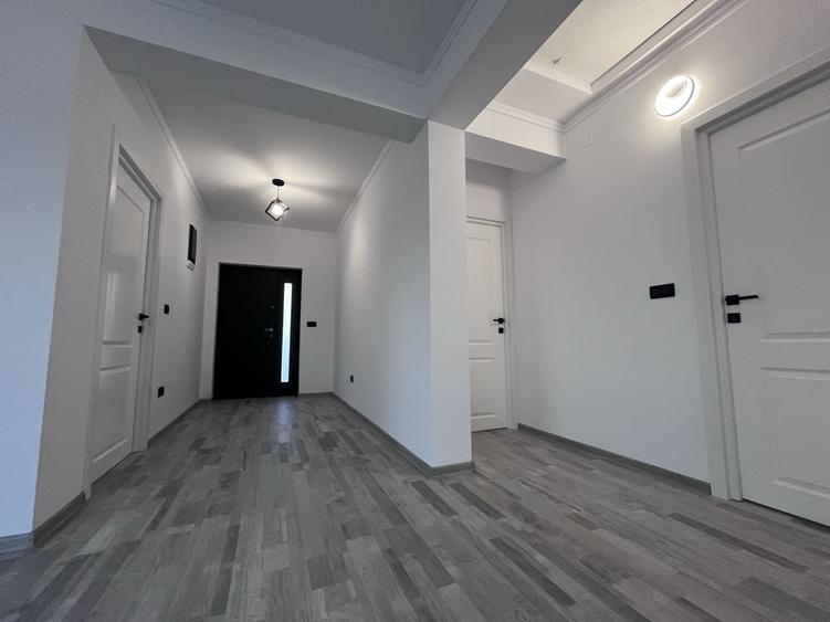 Casă cu 3 camere cu Teren 350 Mp în Central