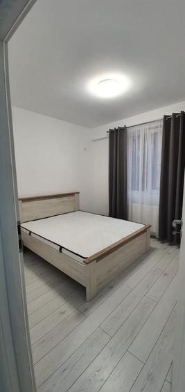 Apartament cu 2 camere decomandat în Roșu