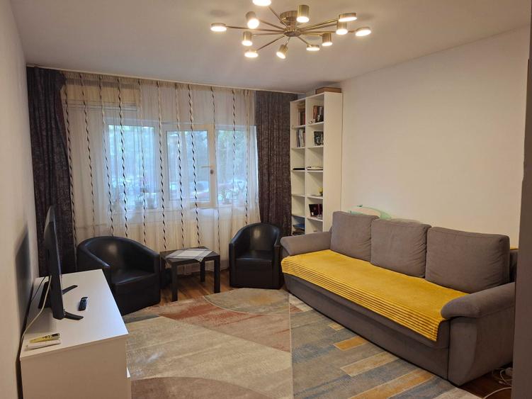 Apartament cu 2 camere semidecomandat în Crângași