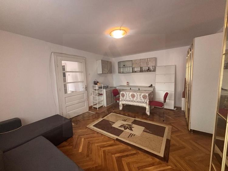 Casă individuală cu 3 camere cu Canalizare în Lazaret