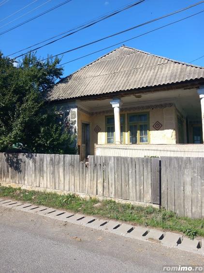 Casă cu 4 camere cu Teren 1100 Mp în Câmpuri