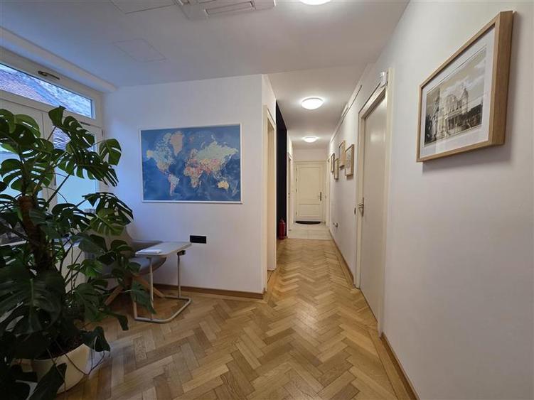 Birou, de 95.900001525879 mp, în Centrul Istoric