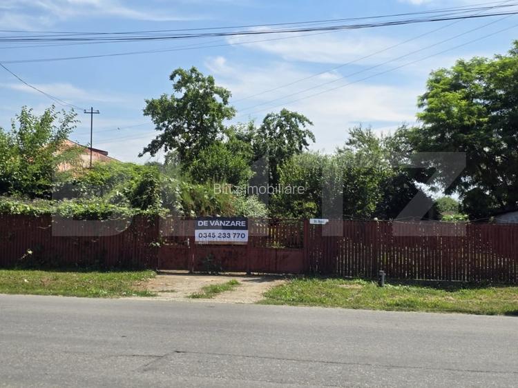 IDEAL INVESTITIE- Casă bătrânească + teren 1.100 mp, orașul Titu