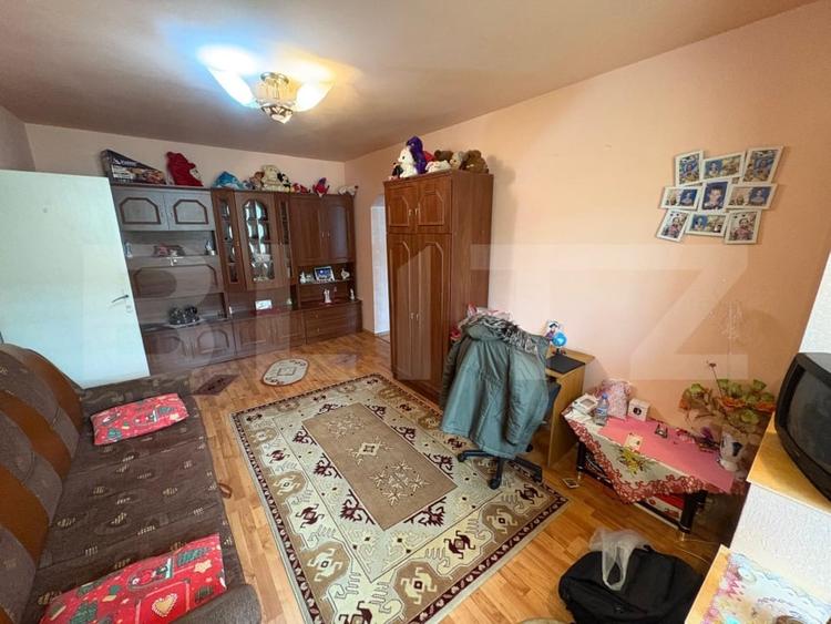 Apartament cu 2 camere semidecomandat, mobilat în Micro 4