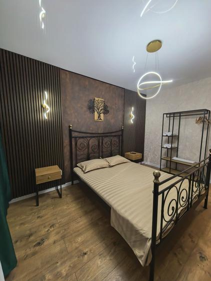 Apartament cu 2 camere decomandat în Roșu