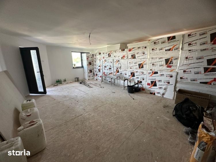 Casă cu 3 camere cu Teren 300 Mp în Central