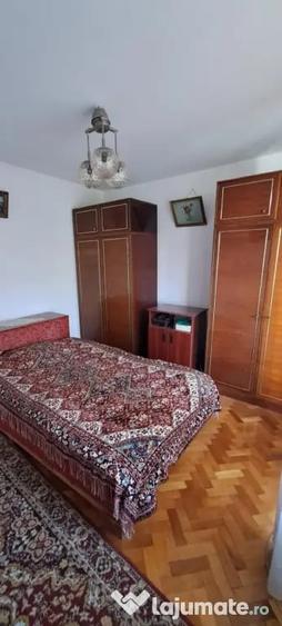 Apartament cu 2 camere semidecomandat în Calea București