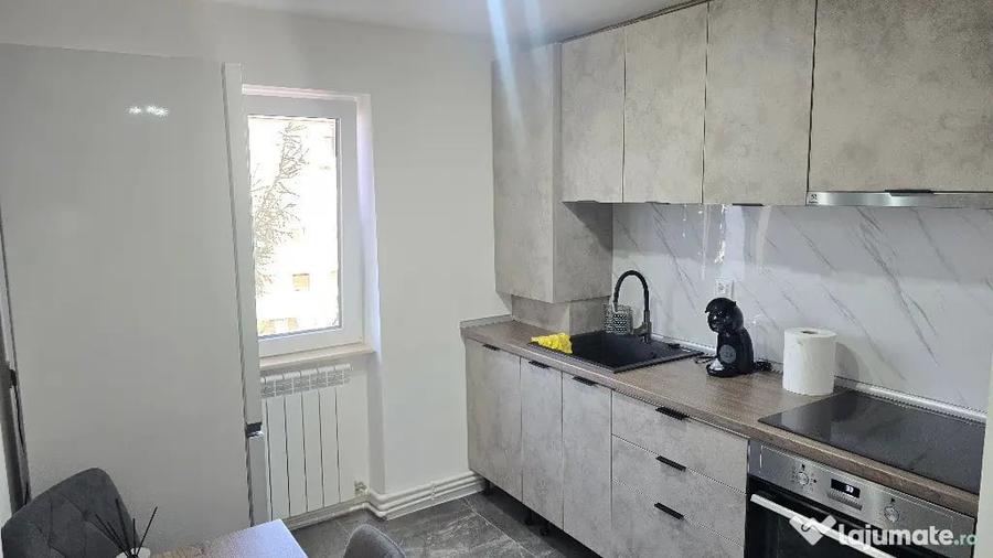 Apartament cu 2 camere semidecomandat în Zamfirescu