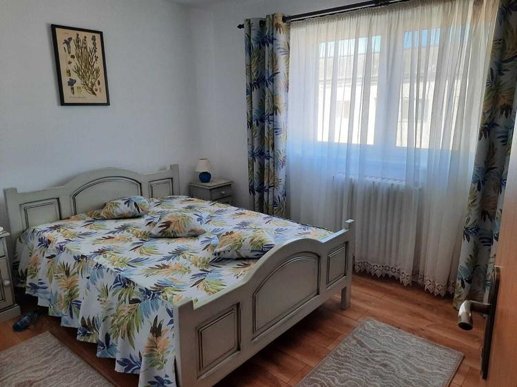 Apartament cu 2 camere semidecomandat în Cetate